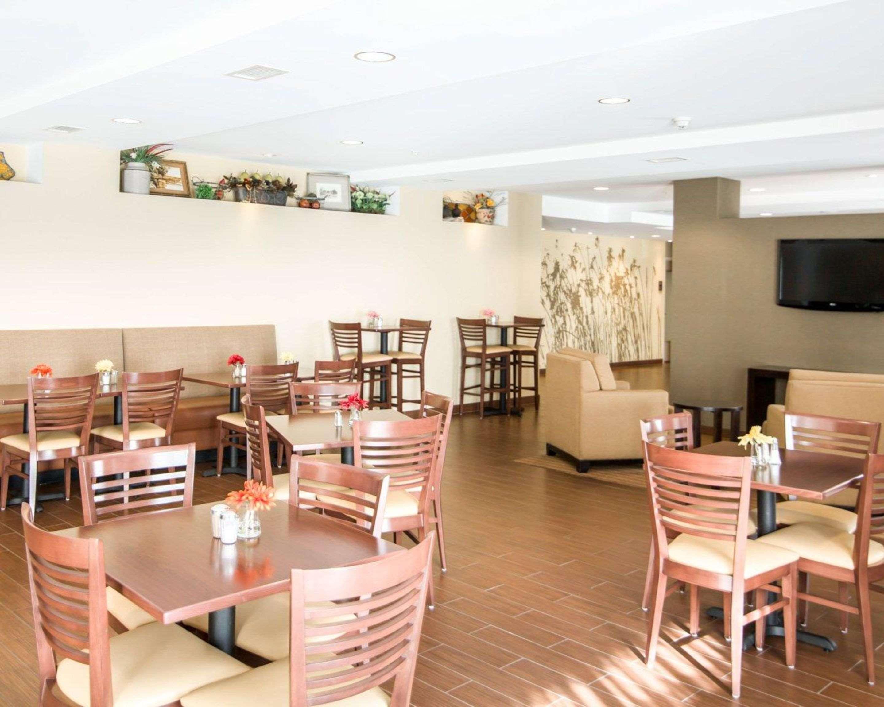 Sleep Inn & Suites Norton Esterno foto